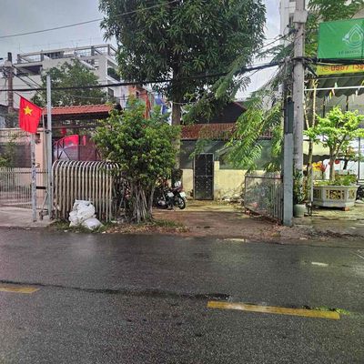 Cho thuê Căn Biệt thự Cũ 6x30m nhà MT Bình Quới  27 triệu / tháng TL