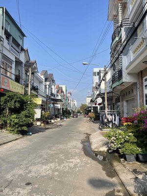 Nhà 5x18m trống suốt sẵn 3 máy lạnh - KDC Thới Nhựt