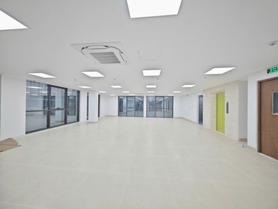 Cho thuê văn phòng Nguyễn Văn Tuyết 110m2 chỉ 17tr lô góc ngay mặt phố