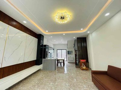 Nhà 1 trệt 2 lầu sân thượng 5x20m mới xây hẻm gần Lã Xuân Oai Q.9