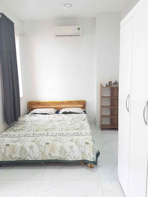 Căn hộ dịch vụ ful nội thất, ban công lớn,City Land Park Hills