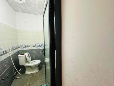 cho thuê nhà hẽm 102 Nguyễn Tât Thành thông Đinh Núp