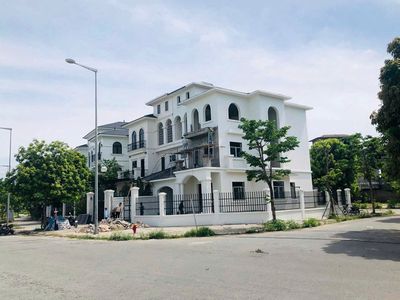 Cho thuê biệt thự góc 3 mặt tiền mặt phố Nam An Khánh
