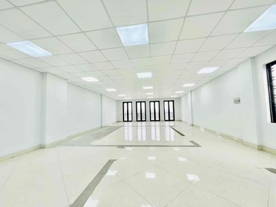 Cho thuê văn phòng tại Xã Đàn 160m2 giá 30t view cực đẹp giá siêu rẻ