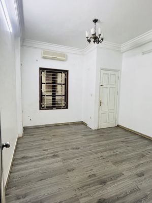 Nhà cho thuê ngõ 143 Trung Kính, Dt 50m2 x 3 tầng 1 tum 