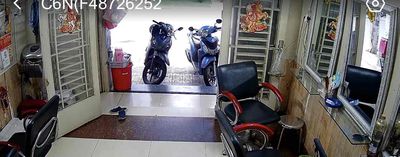 Cần sang tiệm tóc
