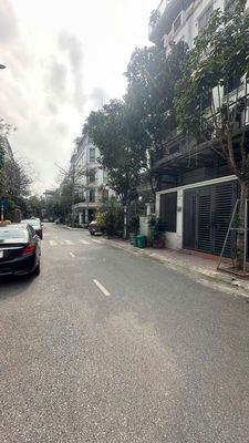 Cho thuê Lk FLC Sài Đồng 75m-5T ở văn phòng kinh doanh 19tr