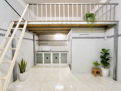 Phòng sẵn máy lạnh, giờ tự do ngay chợ Thủ Đức, tiện ra Phạm Văn Đồng