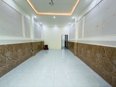 Nhà phố 2 lầu 1/ sát MT, 4x16m, 3PN 4WC, đường xe tải, Lê Đức Thọ