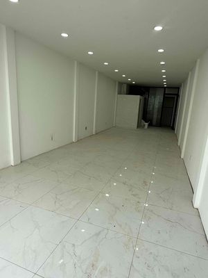 cho thuê sàn trống lầu 2 sư vạn hạnh đối diện vh mall