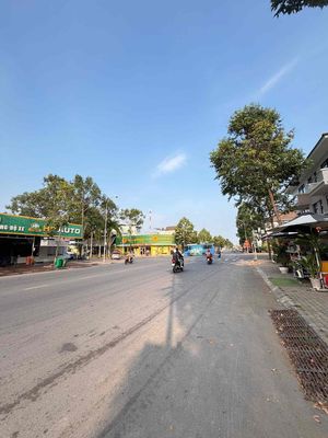 Nhà trục chính KDC Nam Long - Thuận tiện kinh doanh