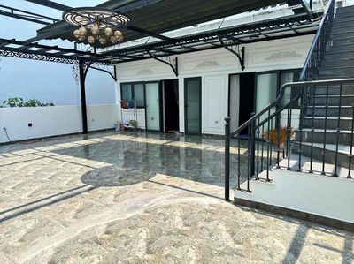 Nhà 2 ,5 tầng mt gần biển phạm văn đồng ! thángDt 200m ngan