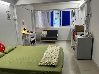 trống lại căn studio cửa sổ trời  lâu 1 ngay cầu Bông