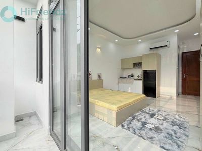 CĂN HỘ CAO CẤP FULL NỘI THẤT BAN CÔNG MỚI 100% NGAY GẦN NGÃ TƯ 4 XÃ