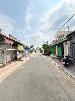 Nhà mới 99% 2 phòng hẻm ô tô gần chợ Cầu Ván