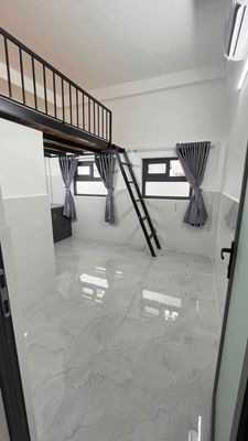 Phòng trọ duplex mới, mặt tiền ngay chợ trần văn đang