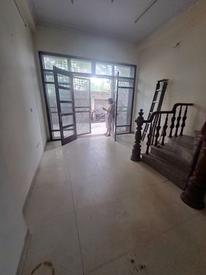 Nhà ngõ 100 đường Hoàng Quốc Việt, Dt 45m2 x 5 tầng - 18 triệu/tháng