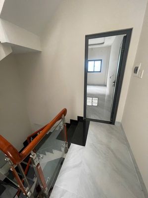 Nhà 3 tầng Mặt tiền Hồng Bàng, nhà mới xây rất đẹp, 4m x 18m, 3PN, 3WC