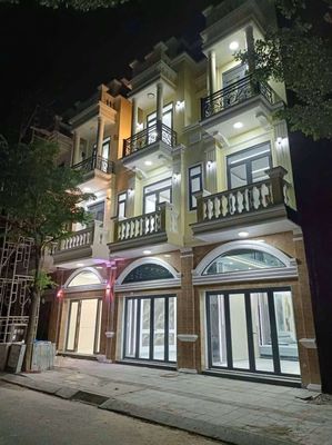 Cho thuê nhà có nội thất gần chợ Thông Dụng, Visip1 