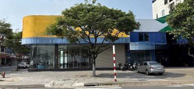 CHO THUÊ LÔ GÓC MT NGUYỄN TẤT THÀNH , 400 M2 , NGANG 20M 