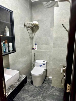 Cho thuê nhà ở gđ mặt tiền Đường 17.