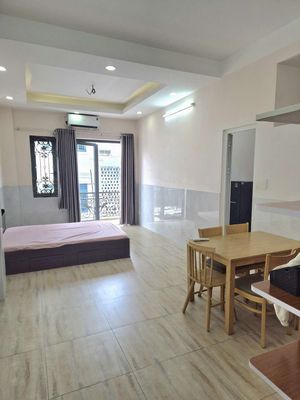 k phí dv- Căn hộ có thang máy, phòng ngủ, phòng bếp, bancol