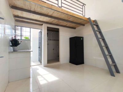 Chính chủ cho thuê phòng trọ Duplex gác 1m8 ngay Etown Cộng Hoà