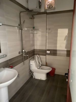 Chính chủ cho thuê nhà mặt ngõ 678 đường Láng