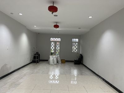 Cho thuê nhà phố  Him Lam mặt tiền Nguyễn Thị Thập