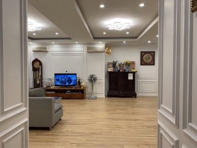 Cho thuê vp phố Vũ Ngọc Phan,đống đa,dtsd 35m2,giá 7tr/tháng, mới đẹp