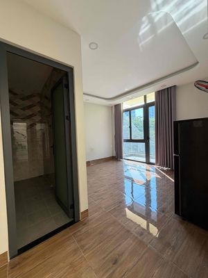 Cần cho thuê phòng trống có máy lạnh + ban công