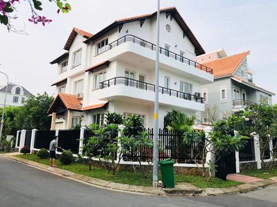 VILLA 2 MẶT TIỀN KHU PHỔ QUANG DIỆN TÍCH: 12X20M TRỆT 2 LẦU ÁP MÁI