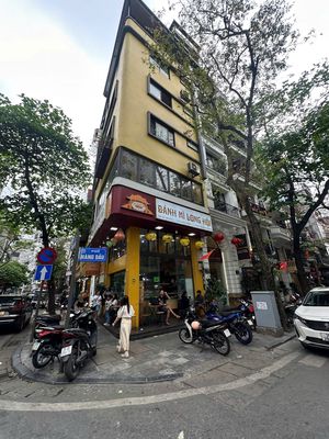 Binhbds cho thuê nhà mặt phố lô góc Hoàn Kiếm DTSD 250m2 38tr/ tháng