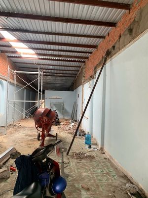 Cho thuê nhà Mặt tiền Lê Văn KHương tổng 310m2 có nhà cấp 4 