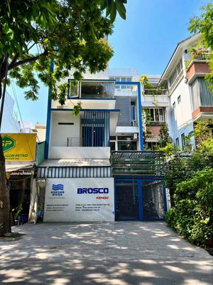 CHO THÊ NHÀ MẶT TIỀN ĐƯỜNG SỐ 40 ,TÂN QUY ĐÔNG Q.7-TRỆT 2LẦU SÂN THƯỢN