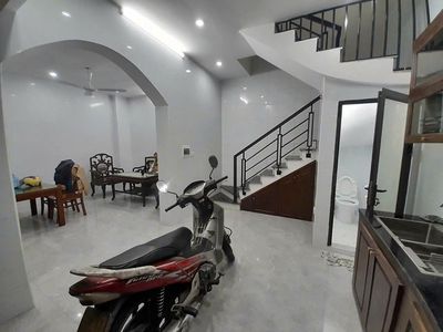 CHO THUÊ NHÀ RIÊNG PHỐ KHƯƠNG TRUNG - THANH XUÂN - 3PN, 3VS - 10 TRIỆU