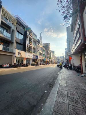 Cho Thuê Lâu Dài Mặt Tiền 6 Tầng - 9PN