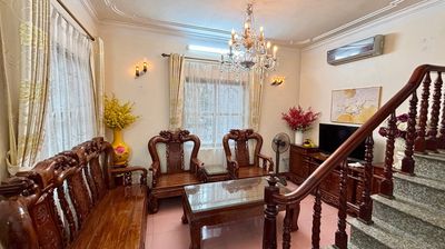 Cho thuê nhà riêng tại phố Trần Cung, 37m2, 4 tầng, 3 mặt thoáng