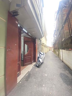 Chính Chủ cho thuê nhà 6Tầng 6 ngủ. 40m2. 12triệu   Hồng Hà. Hoàn Kiếm