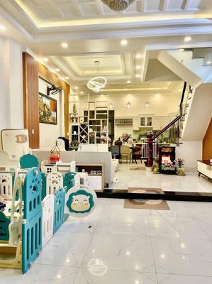 Nhà full nội thất 1 Trệt 3 Lầu 5,5x15m 4 Phòng Khu Green riverside