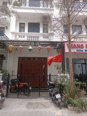 Chính chủ cho thuê nguyên căn liền kề Phú Diễn (văn phòng/ nhà ở)