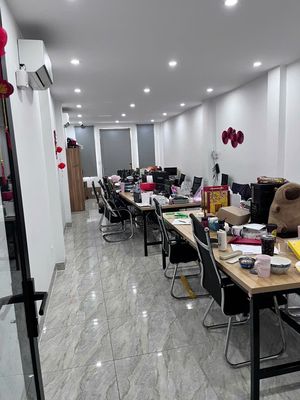 Cho Thuê Văn Phòng Làm Việc Nhà Mới Xây 5 lầu Có Thang Máy, hẽm xe tải