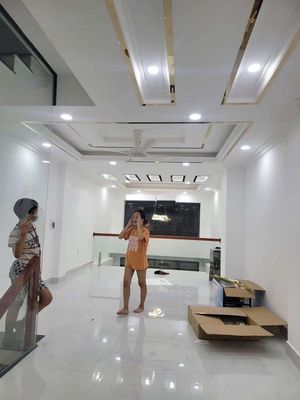 NHÀ NGUYÊN CĂN MẶT TIỀN – Q7 | MỚI 100% – CHƯA TỪNG SỬ DỤNG 