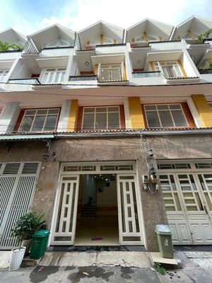 NHÀ MỚI ĐẸP ĐỐI DIỆN VẠN PHÚC. 1 TRỆT 1 LỬNG 2 LẦU, 4PN 5WC