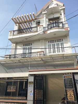 Nhà nguyên căn 2 lầu 7.5x17m, mặt tiền đường nhựa KDC xã Bà Điểm