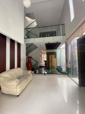 CHO THUÊ BIỆT THỰ SÂN VƯỜN 300M² – BÙI ĐÌNH TUÝ, BÌNH THẠNH GIÁ 2000$