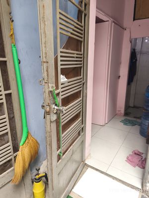 P  cửa sổ lâu 1 giáp nơ trang Long