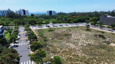 Cho thuê đất 3 mặt tiền Trường Sa, 7000m2, làm bãi xe, gara, kho bãi