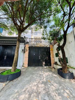 NHÀ TRỆT 2 LẦU ĐẬU ĐƯỢC 2 XE HƠI