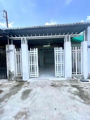 Nhà 3pn sân rộng Khu Tái Định cư 923